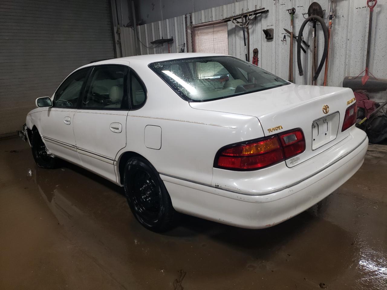 1999 Toyota Avalon - Image 2