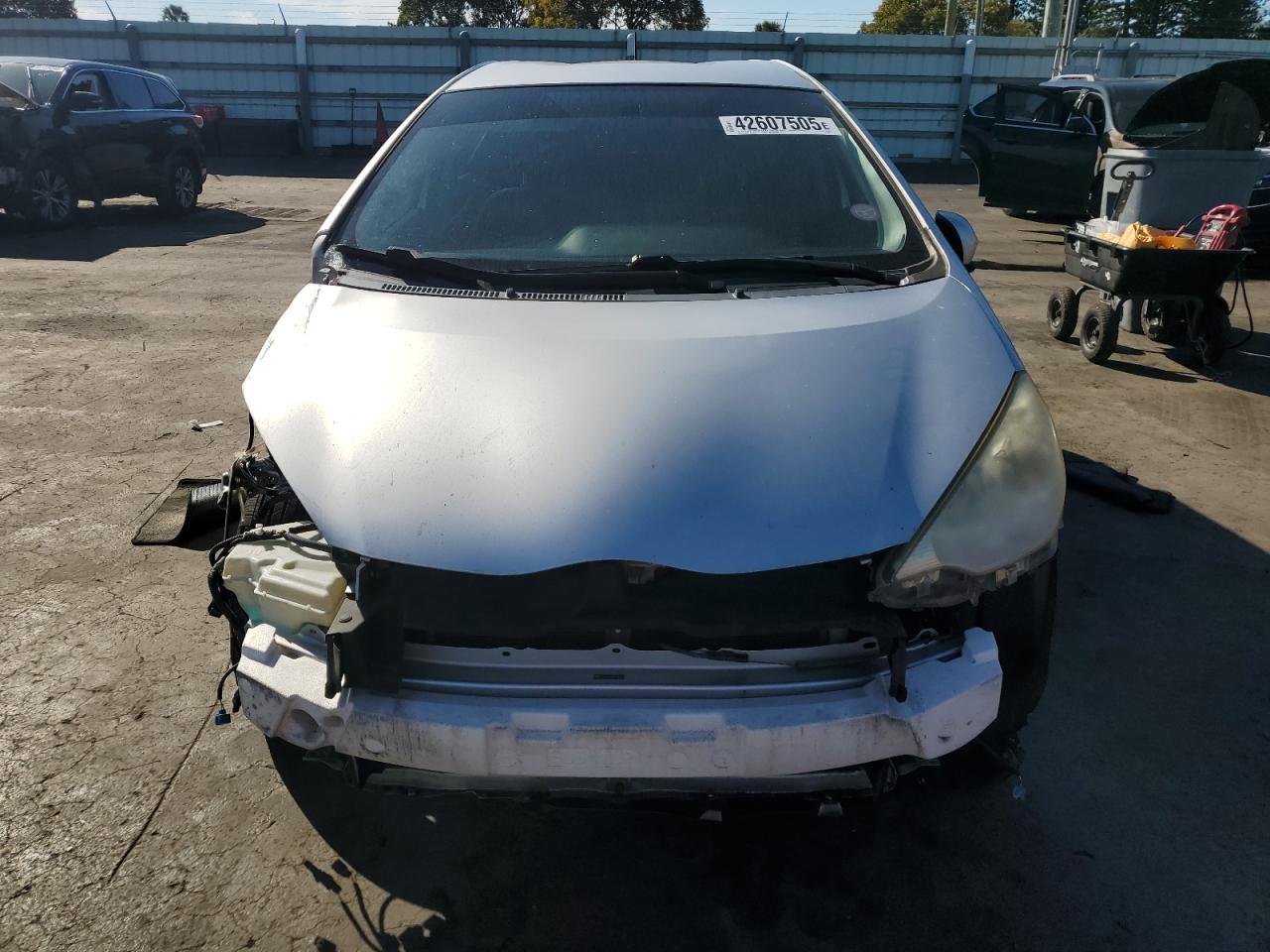 2012 Toyota Prius - Image 5