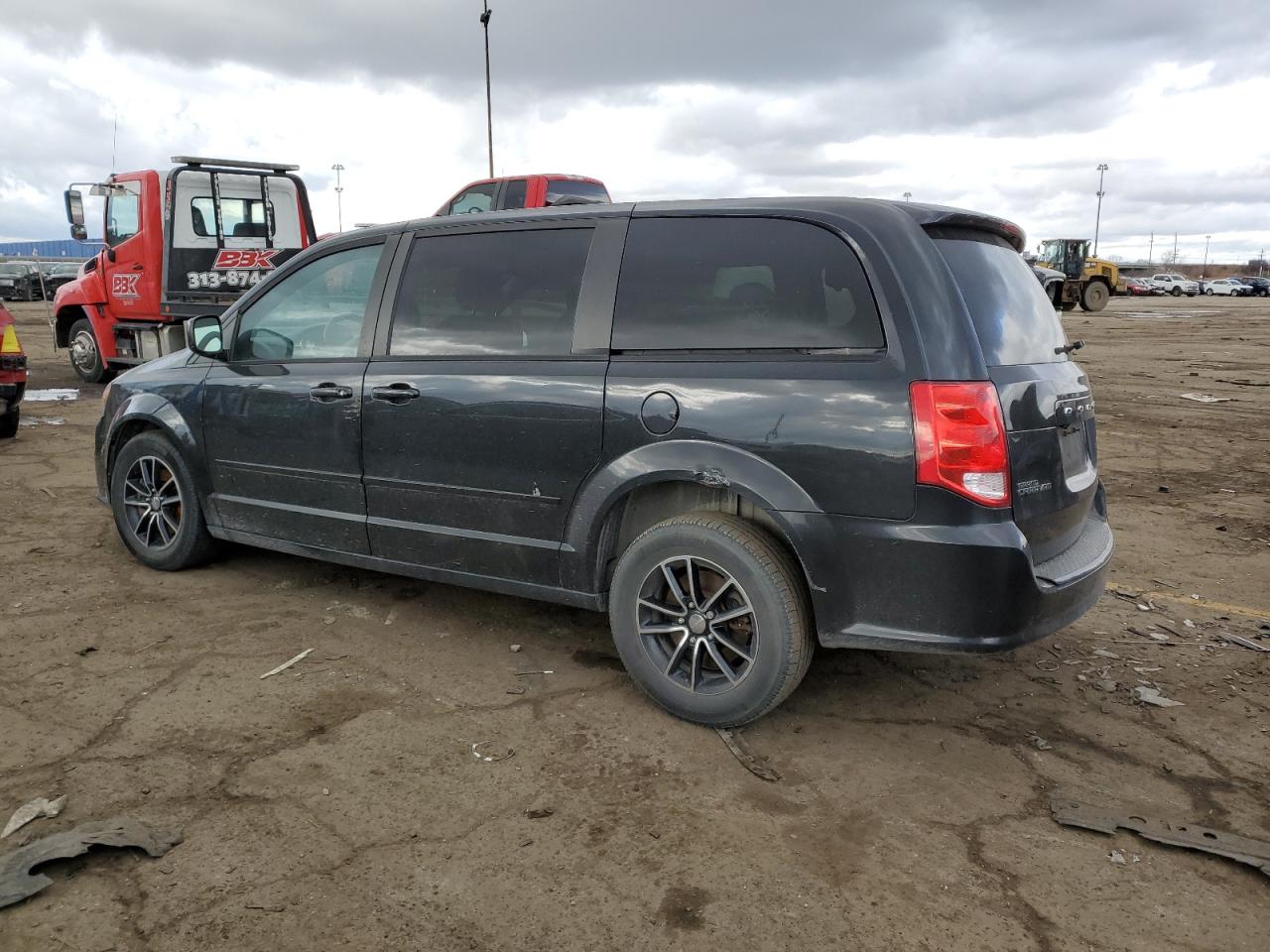 2015 Dodge Caravan - Image 2