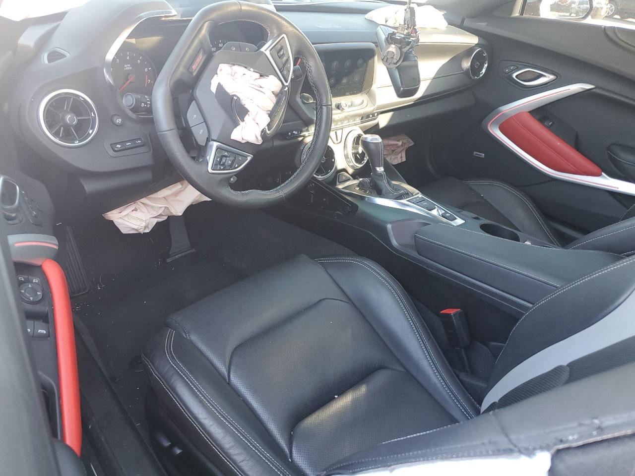 2022 Chevrolet Camaro - Image 8