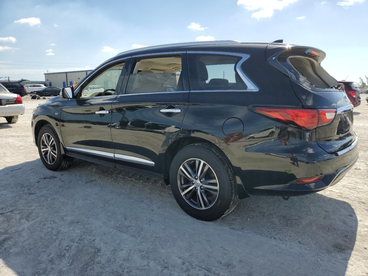 2016 Infiniti QX60 - Image 2