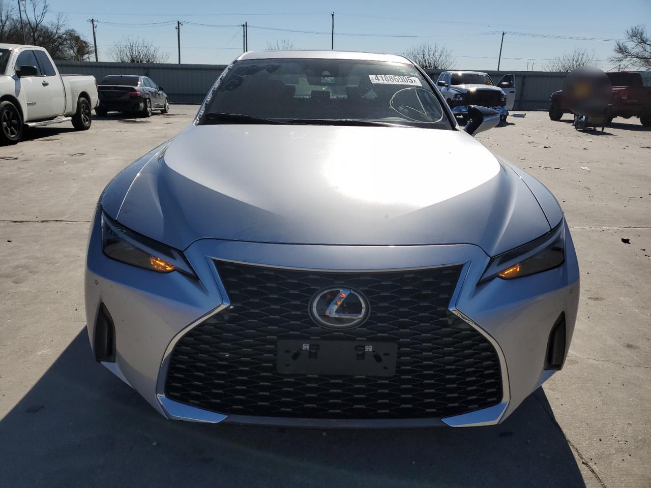 2022 Lexus IS - Image 5