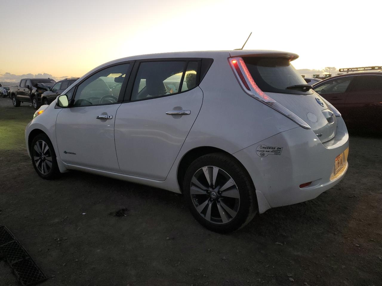 2015 Nissan Leaf - Image 2