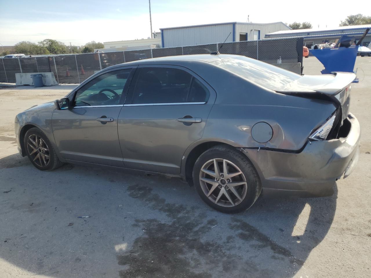 2011 Ford Fusion - Image 2