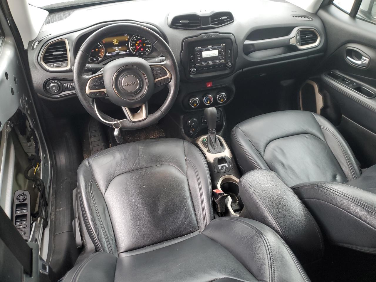 2017 Jeep Renegade - Image 8