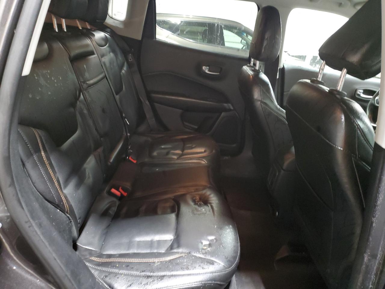 2018 Jeep Compass - Image 11