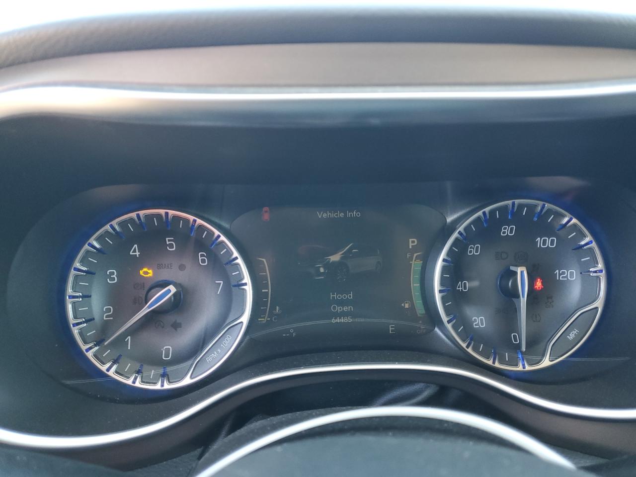 2017 Chrysler Pacifica - Image 9