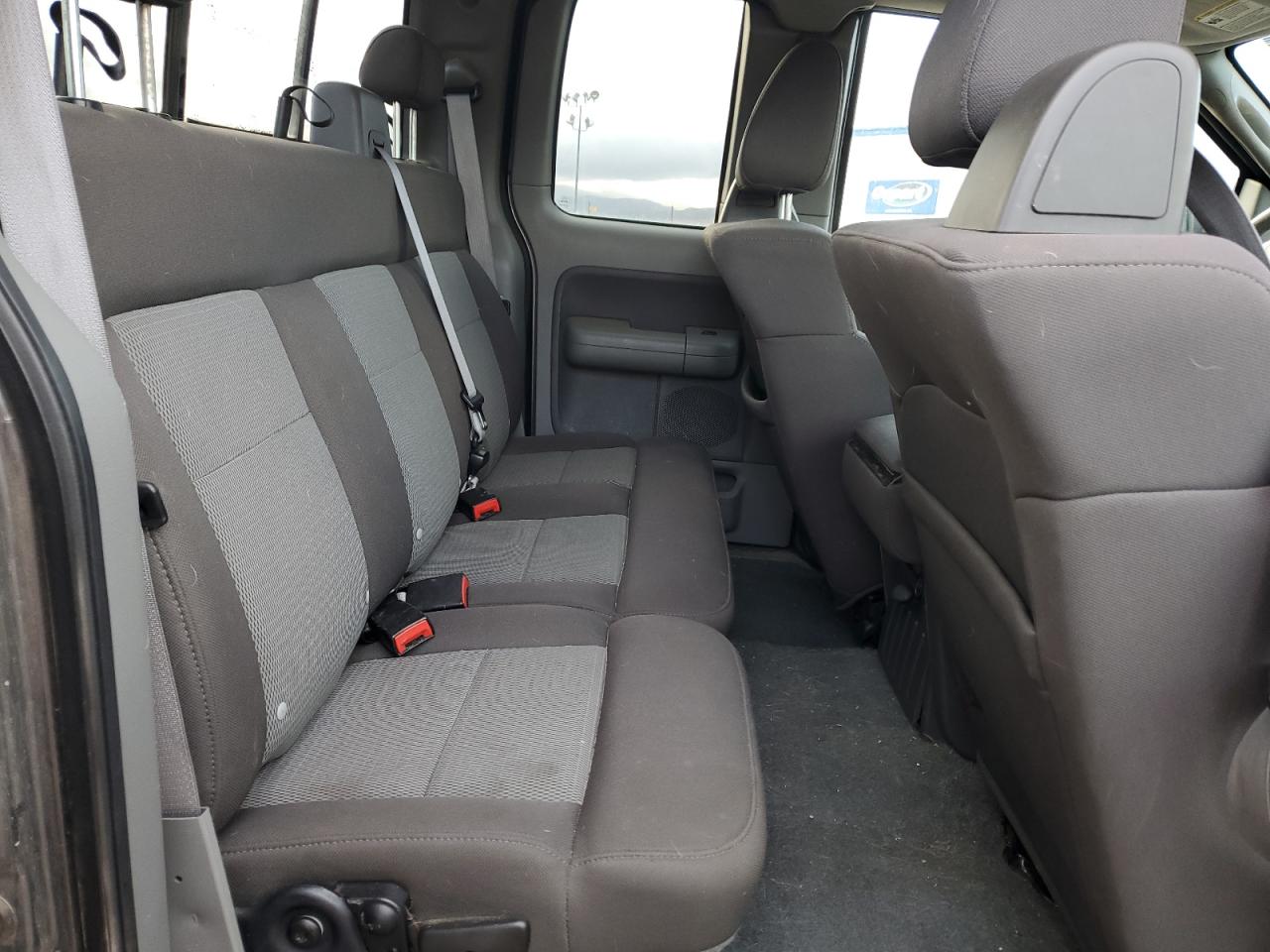 2004 Ford F-150 - Image 10