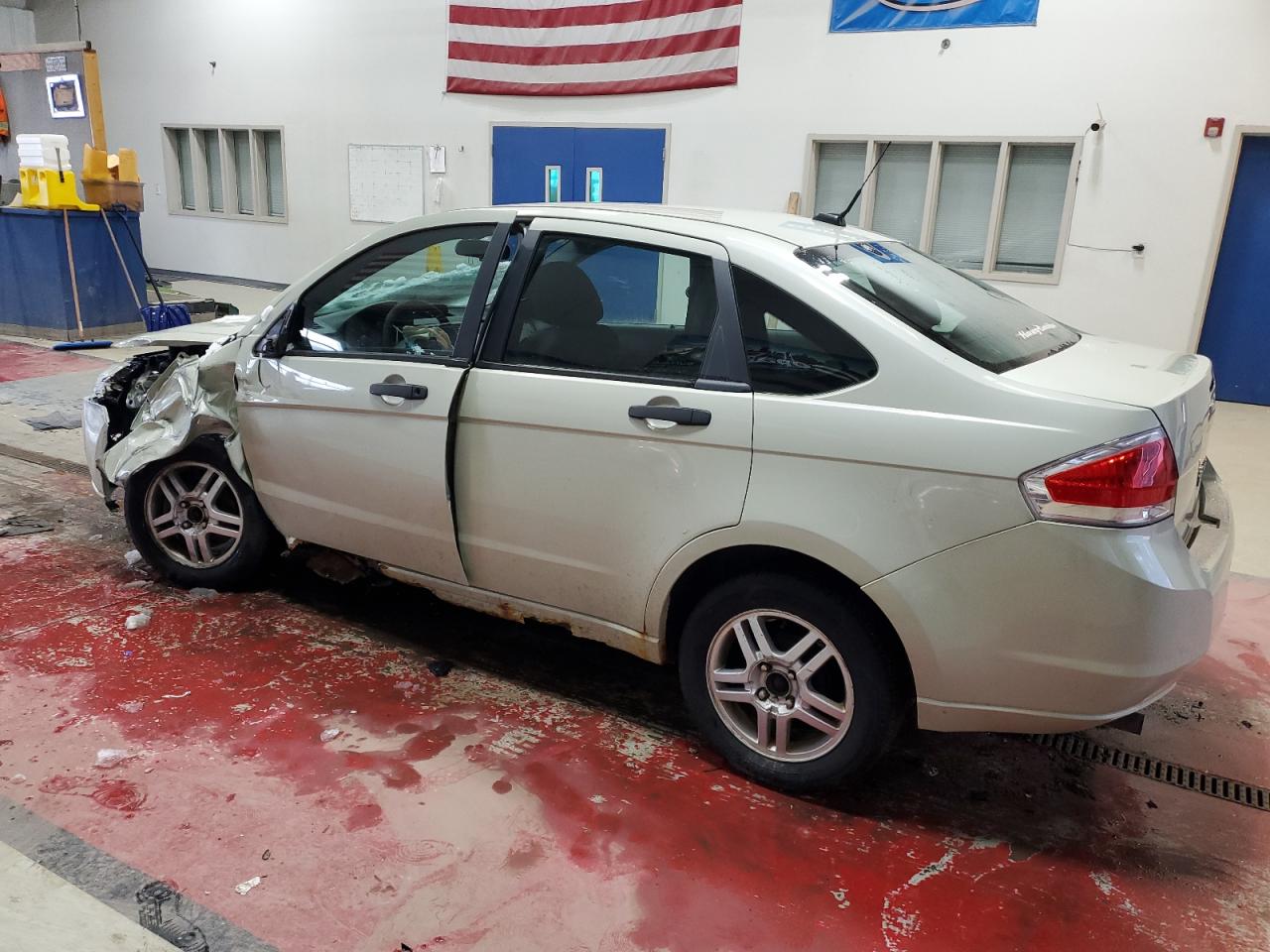 2010 Ford Focus - Image 2