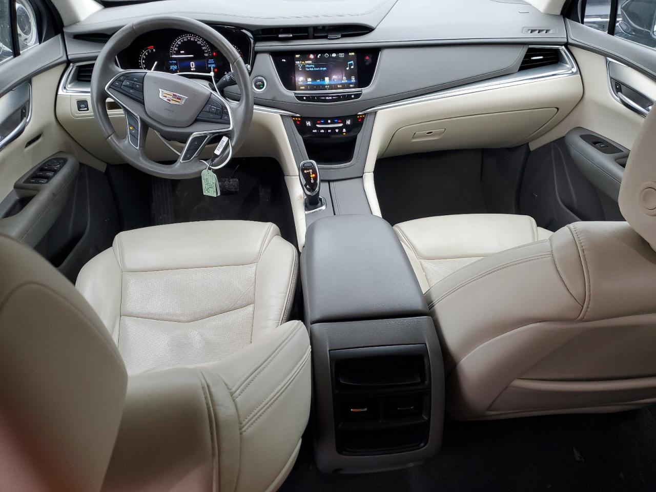 2018 Cadillac XT5 - Image 8