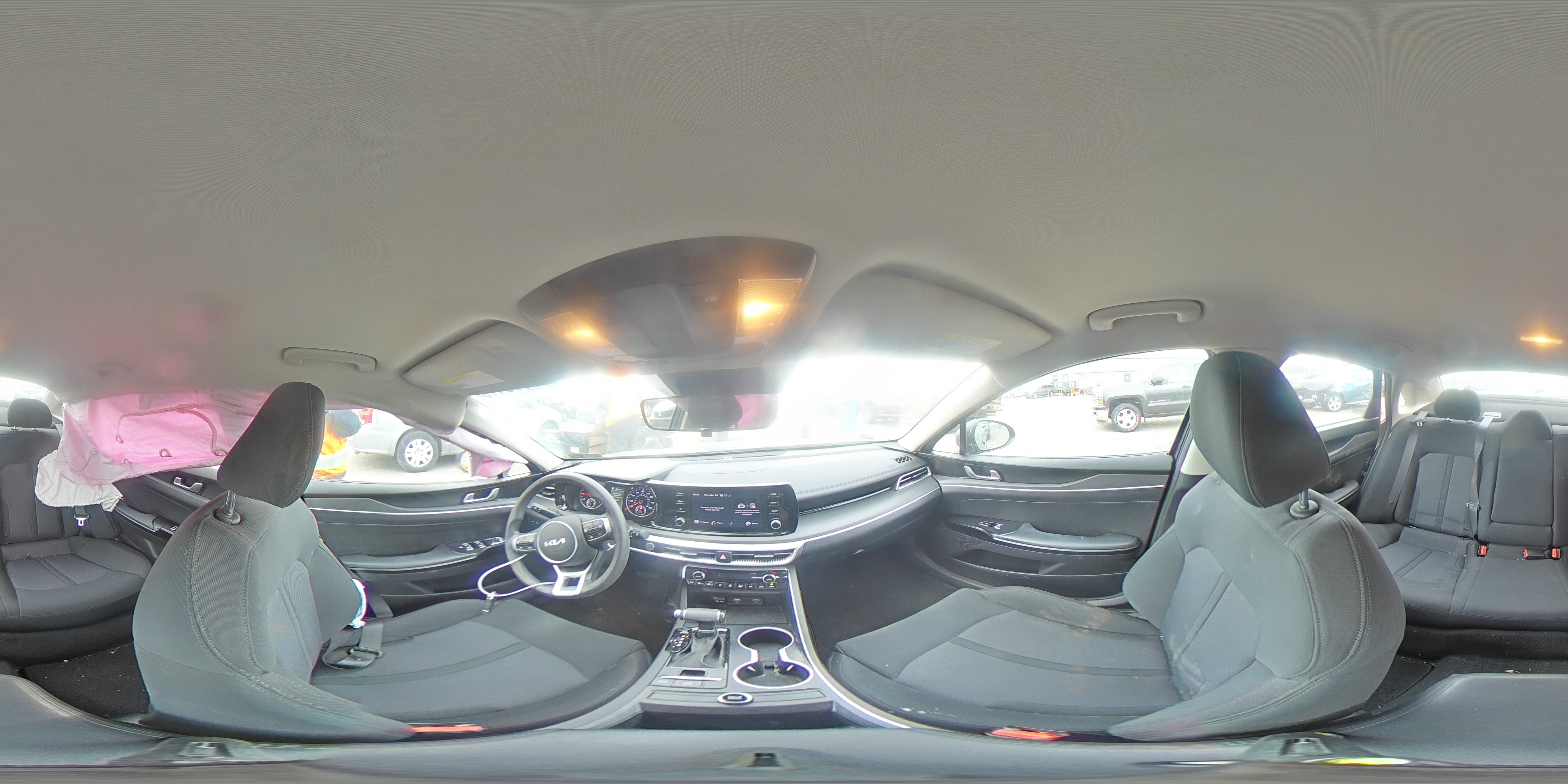 2022 Kia K5 - Image 12