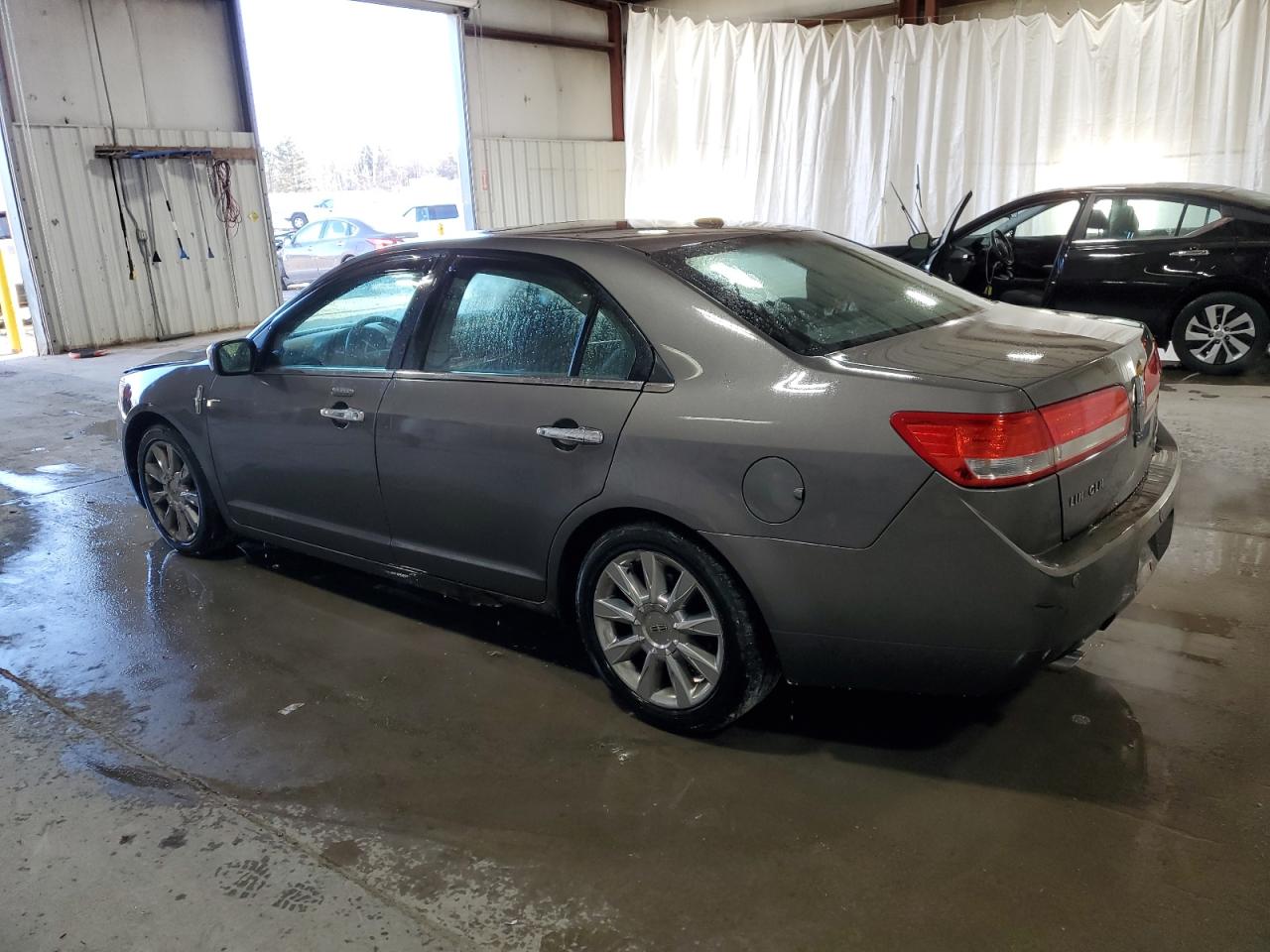 2012 Lincoln MKZ - Image 2