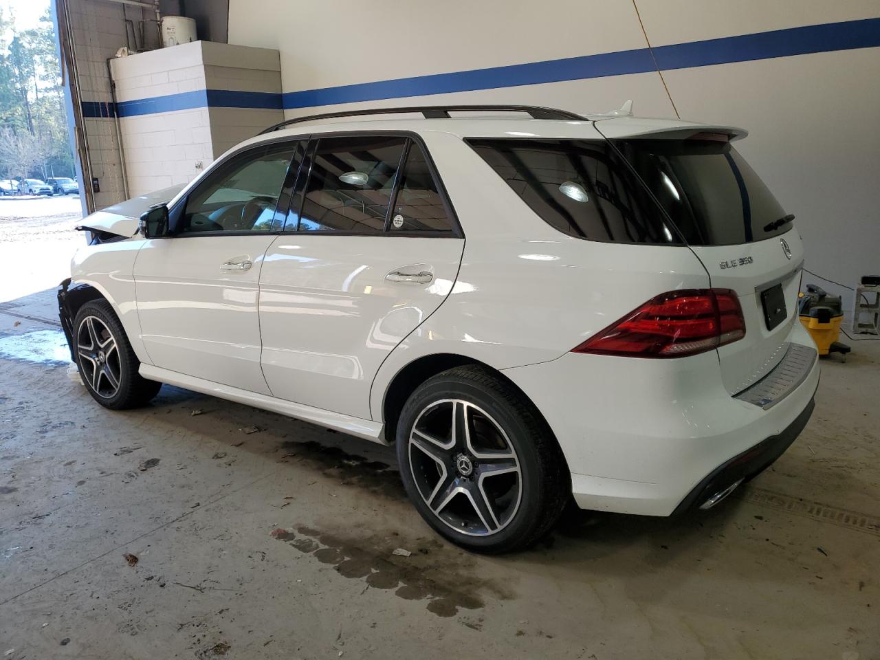 2018 Mercedes-Benz GLE - Image 2