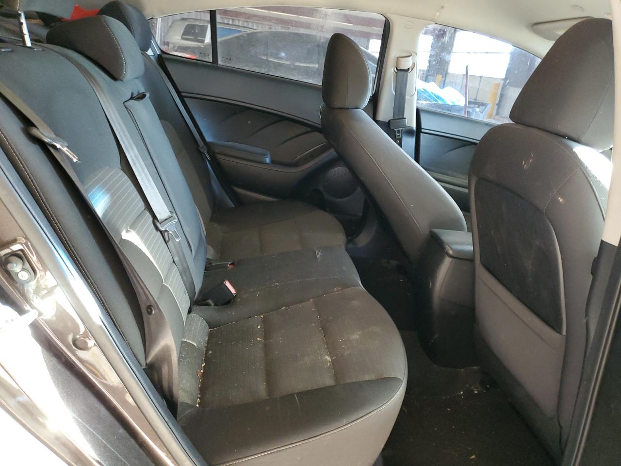 2018 Kia Forte - Image 10
