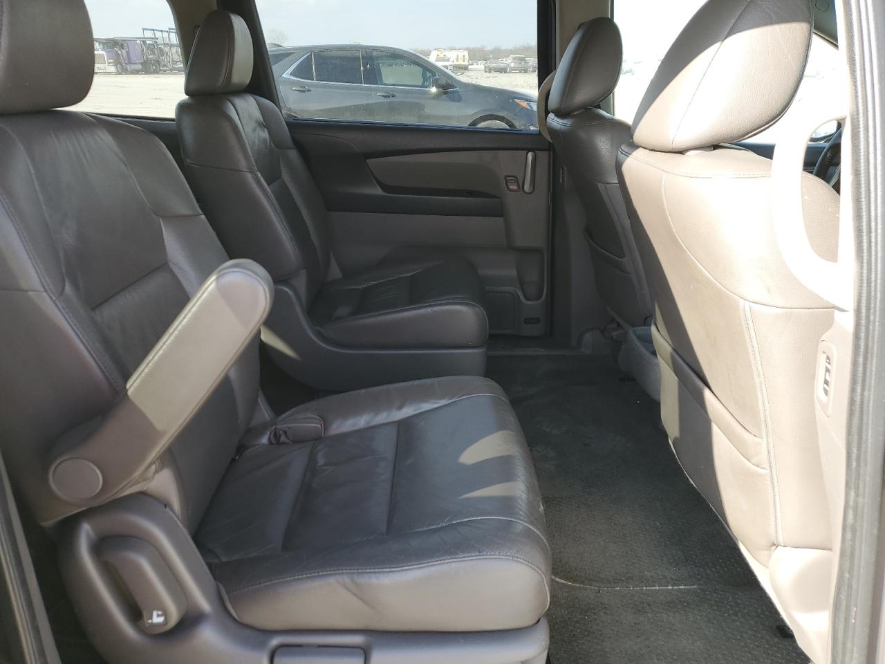 2011 Honda Odyssey - Image 11