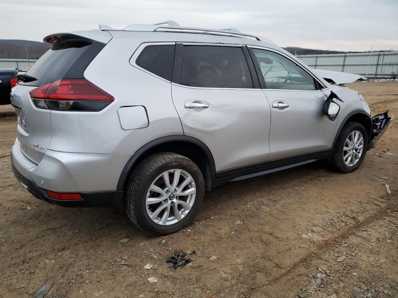 2020 Nissan Rogue - Image 3