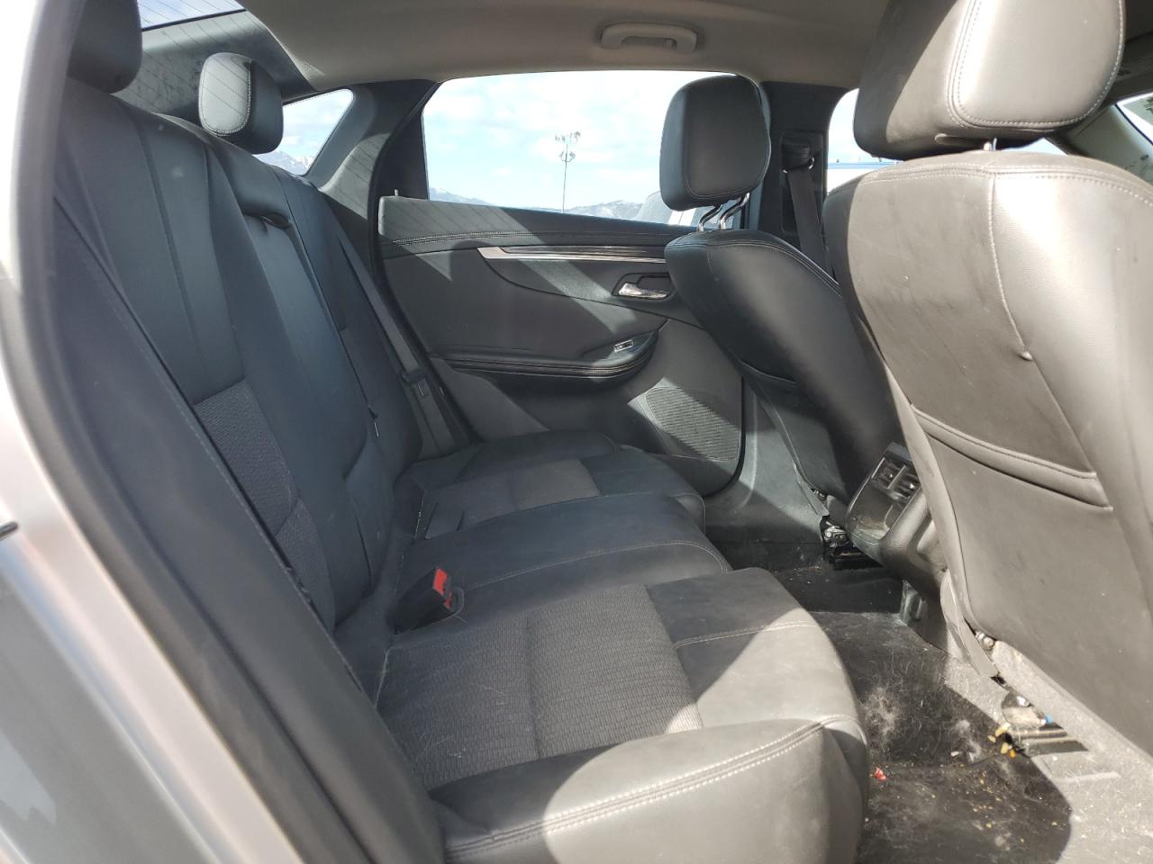 2017 Chevrolet Impala - Image 10