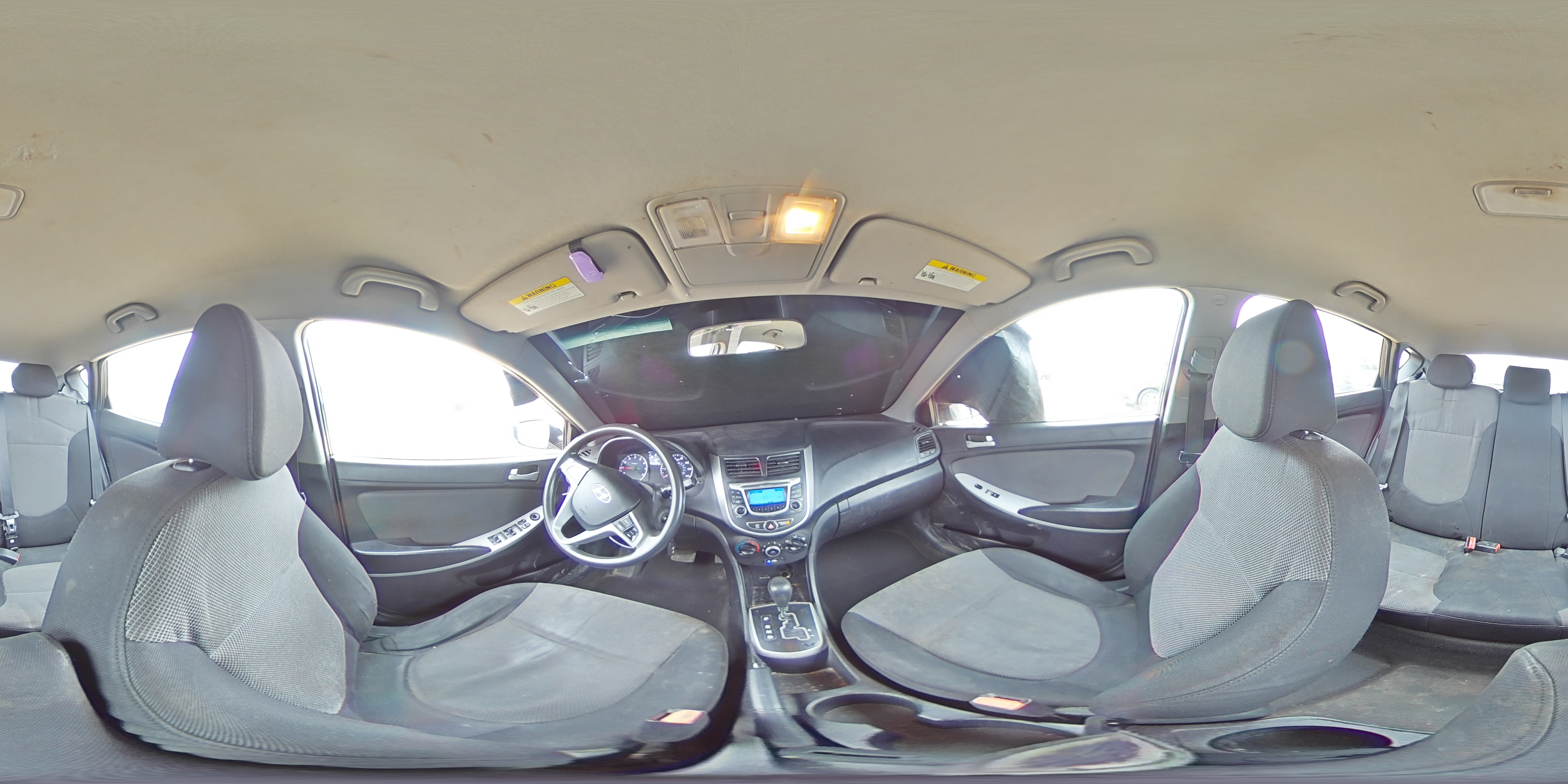 2013 Hyundai Accent - Image 13