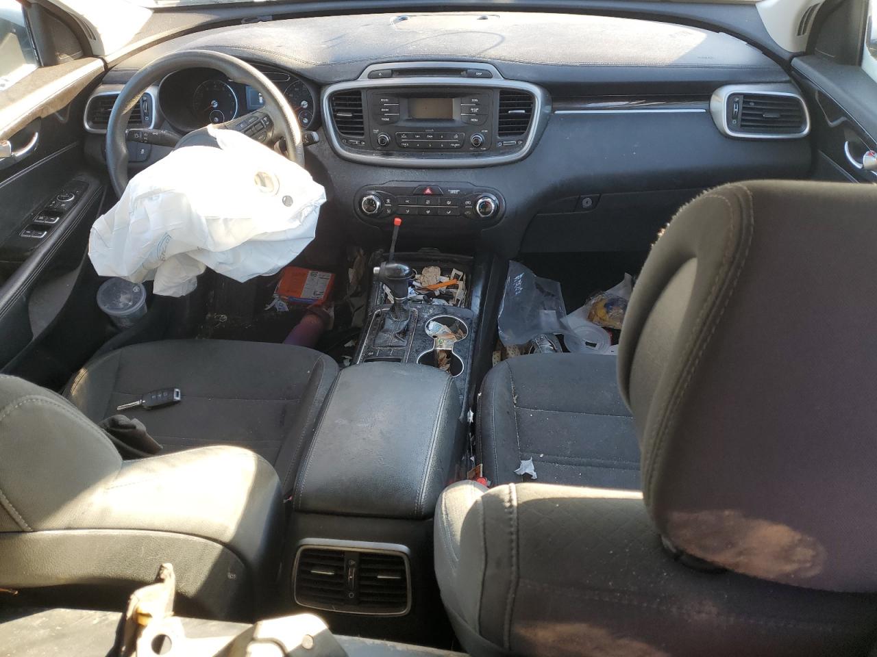 2016 Kia Sorento - Image 8