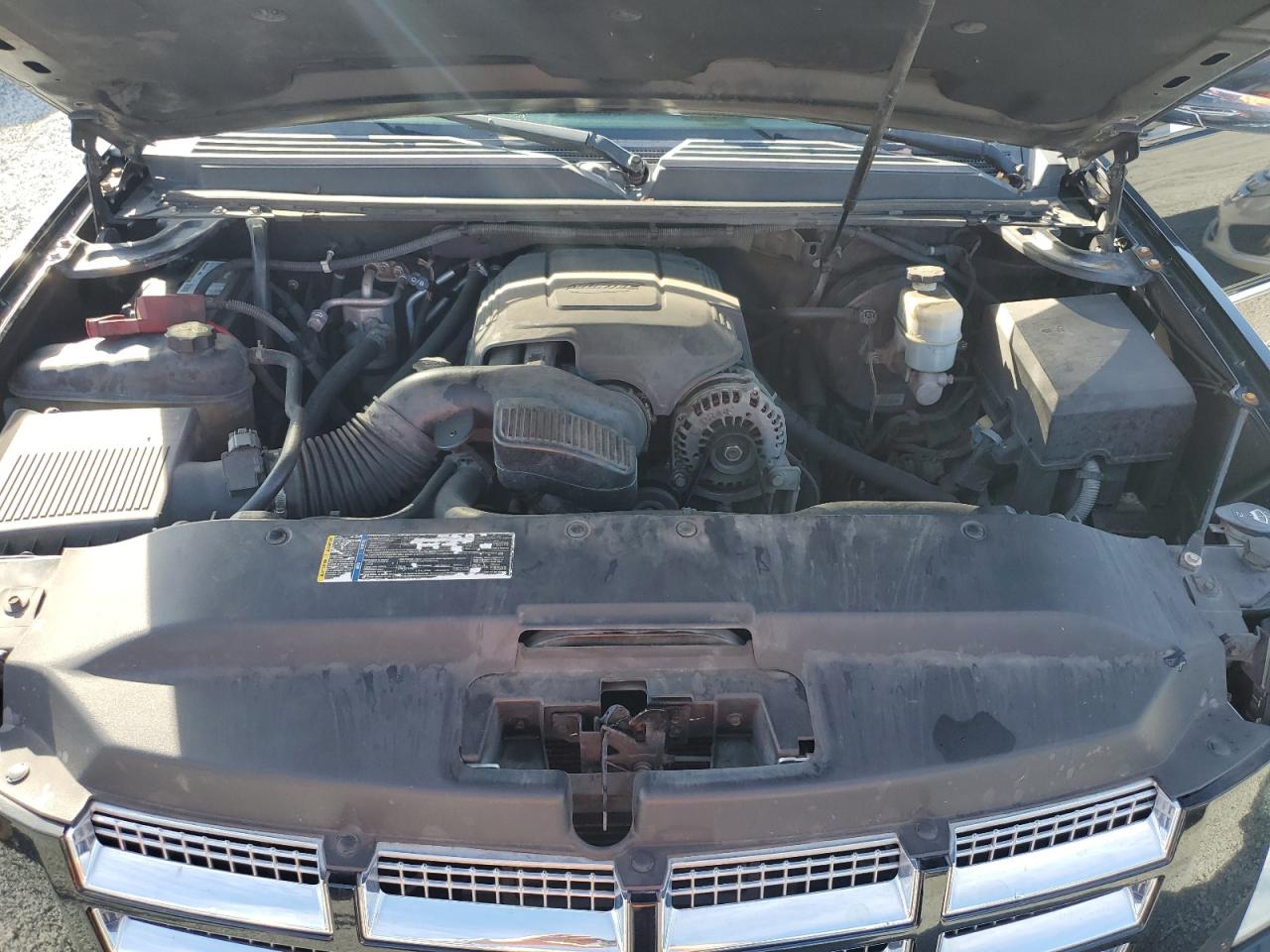 2011 Cadillac Escalade - Image 12