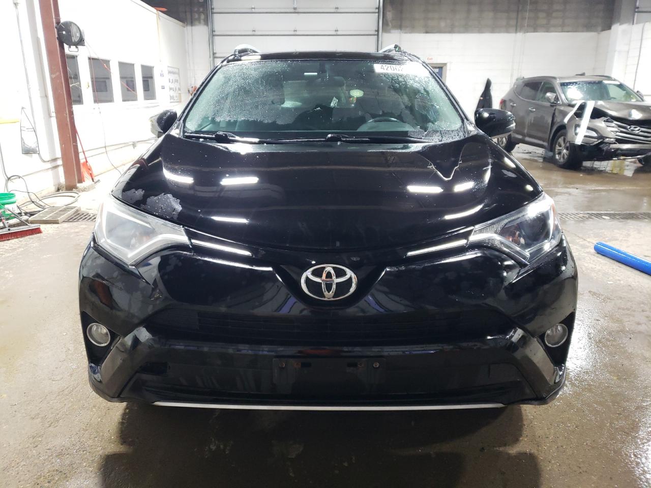 2016 Toyota RAV 4 - Image 5