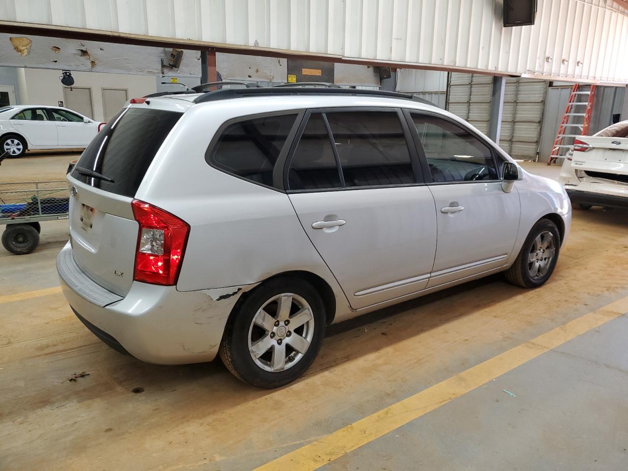 2008 Kia Rondo - Image 3