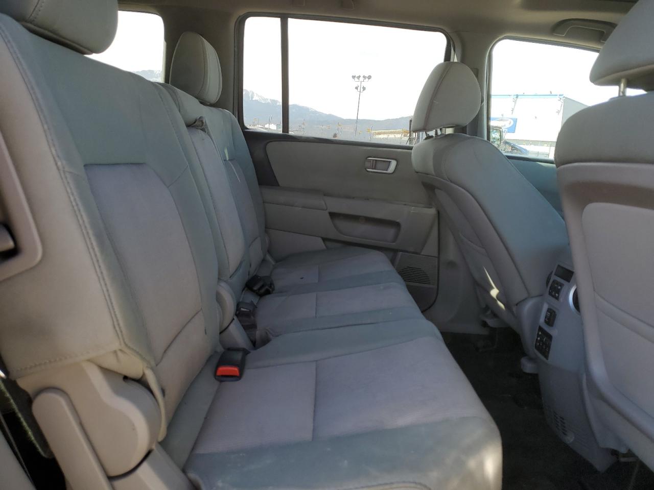 2015 Honda Pilot - Image 12