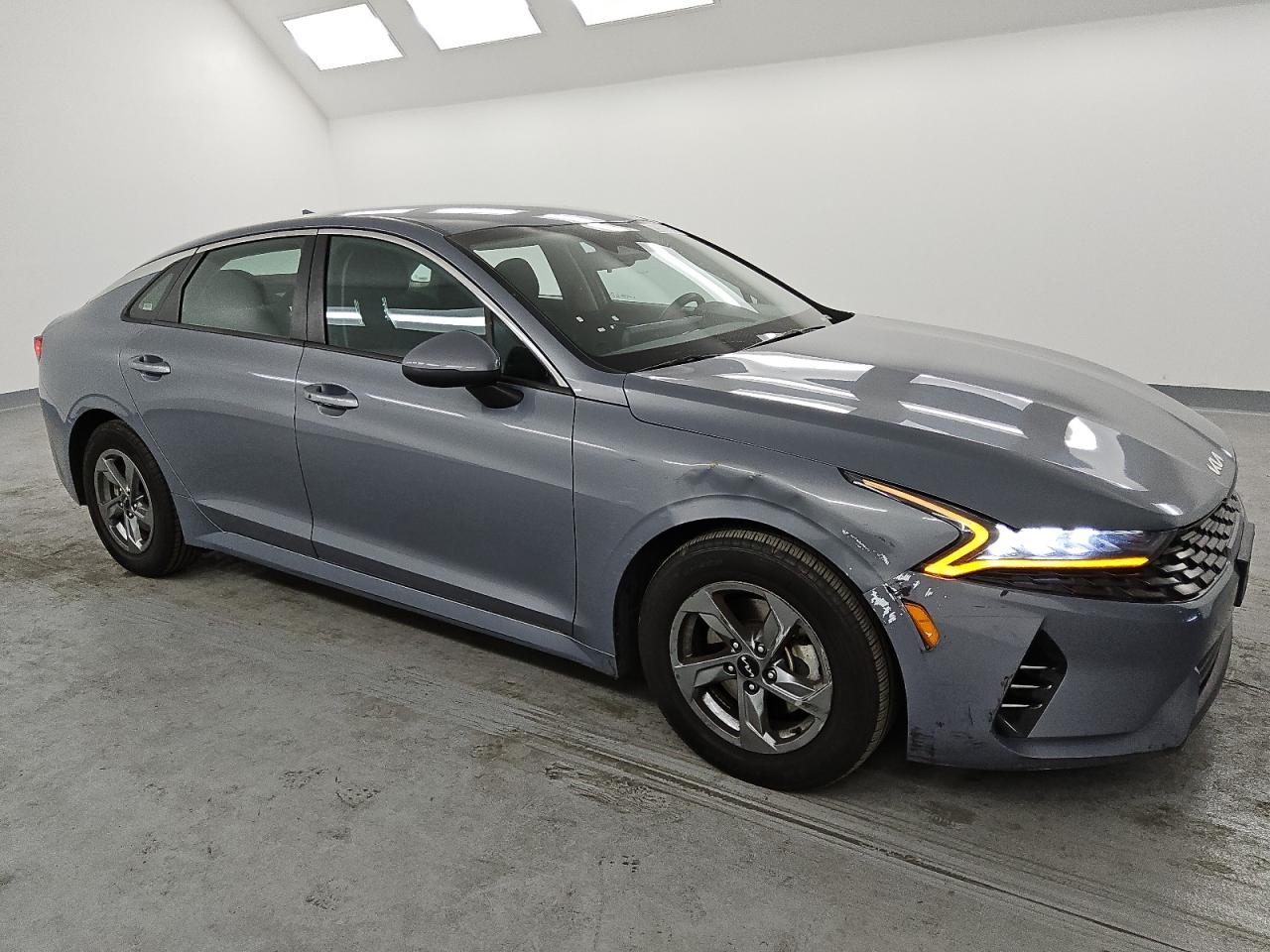 2022 Kia K5 - Image 4