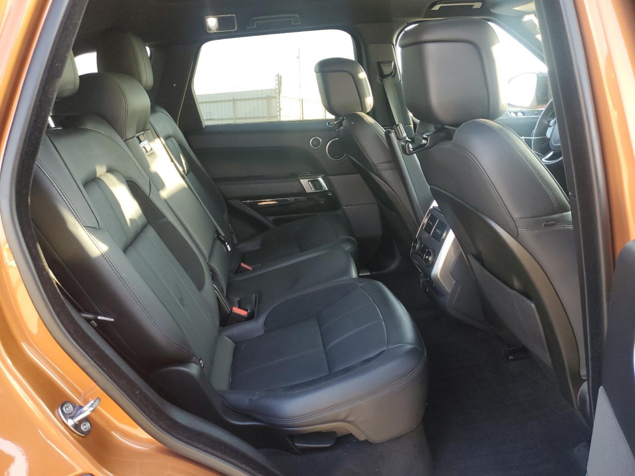 2020 Land Rover Range Rover - Image 11