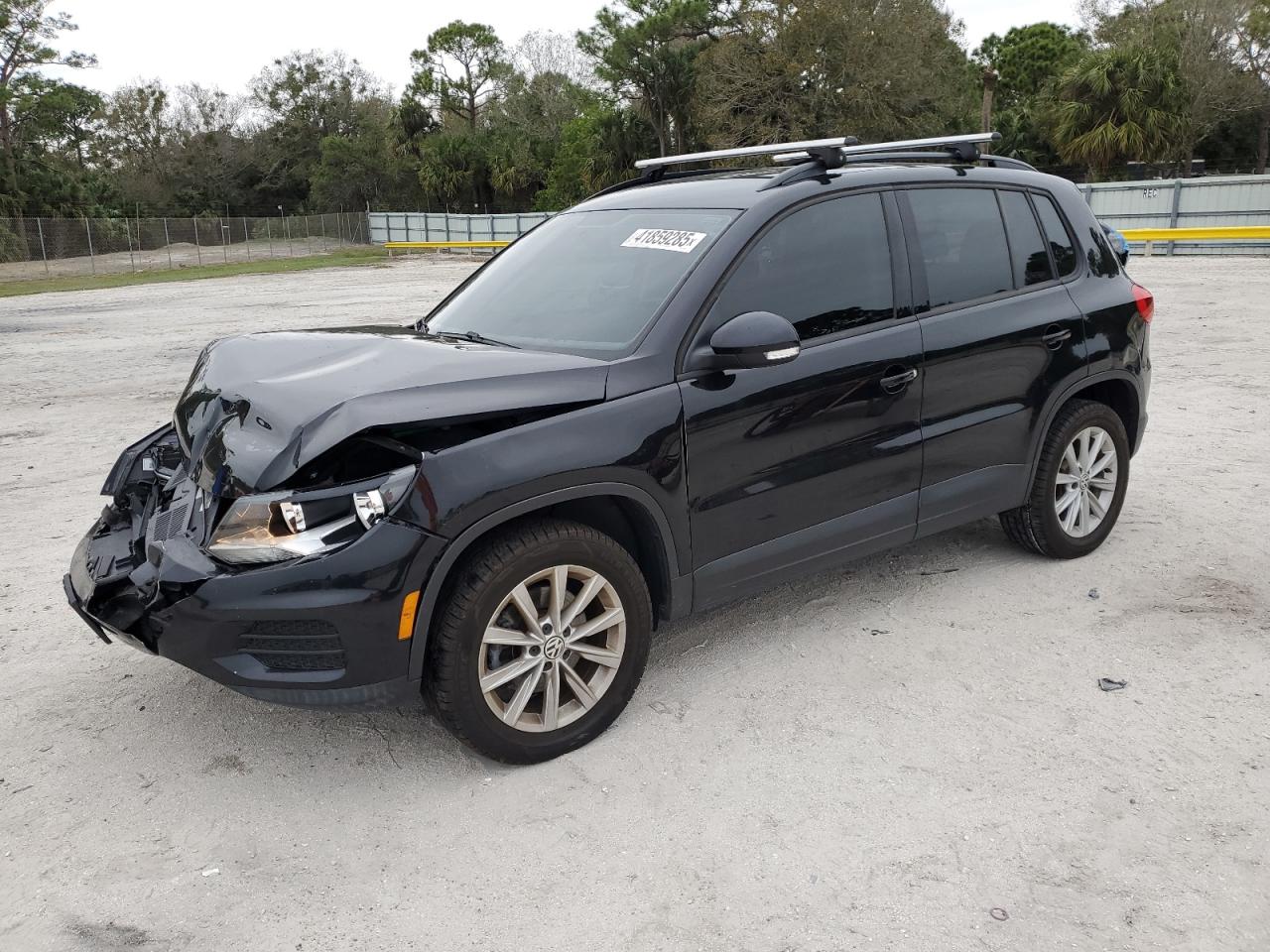 2017 Volkswagen Tiguan - Image 1