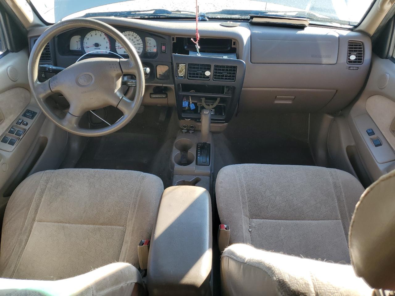 2002 Toyota Tacoma - Image 8