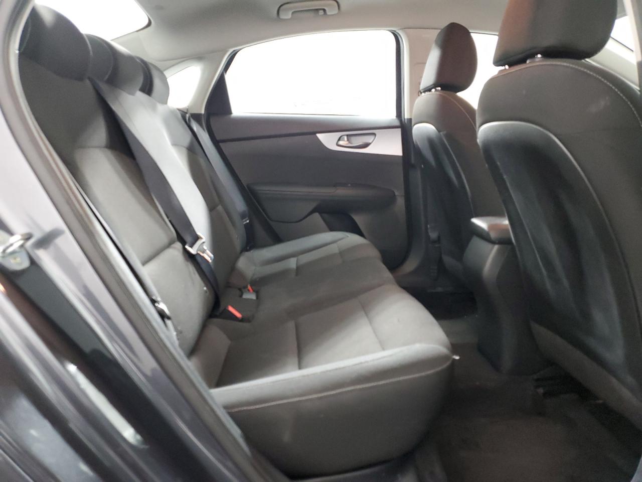 2022 Kia Forte - Image 10