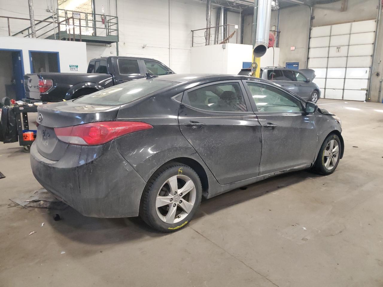 2011 Hyundai Elantra - Image 3