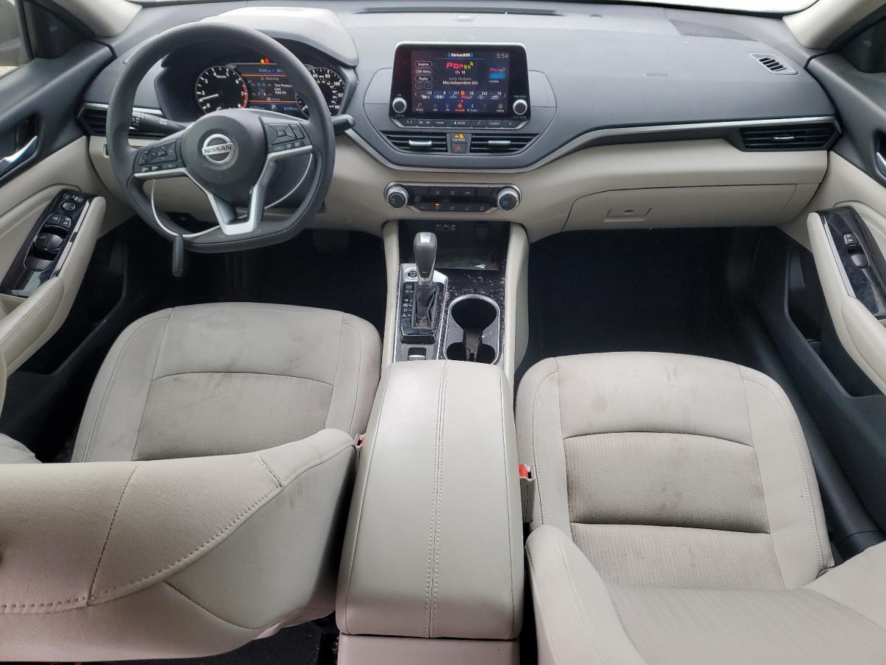 2021 Nissan Altima - Image 8