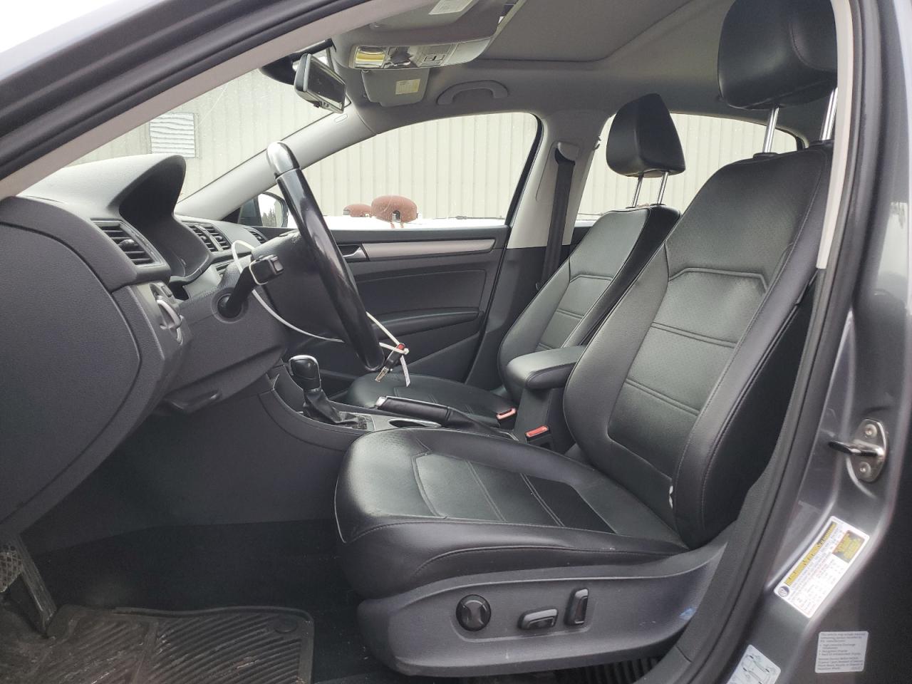 2014 Volkswagen Passat - Image 7