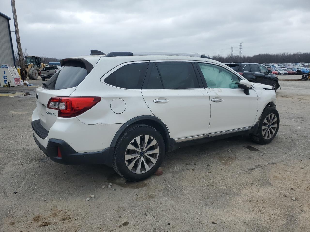 2018 Subaru Outback - Image 3