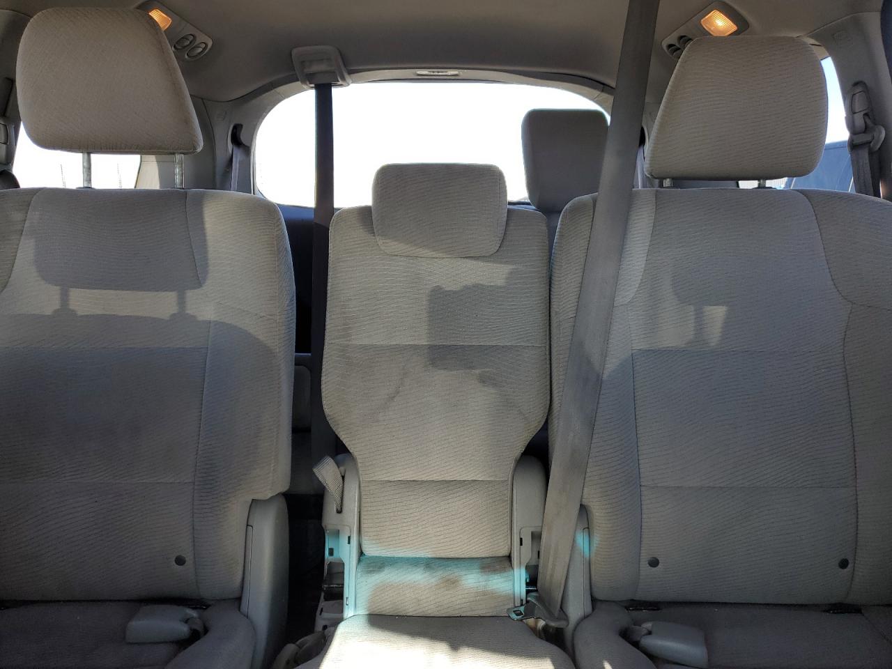 2012 Honda Odyssey - Image 10