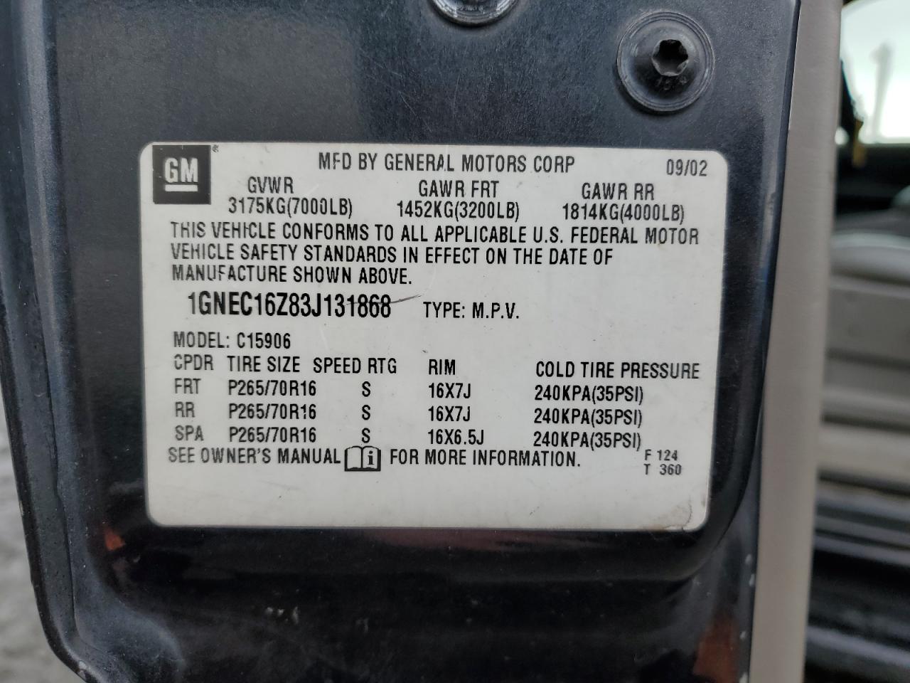 2003 Chevrolet Suburban - Image 13