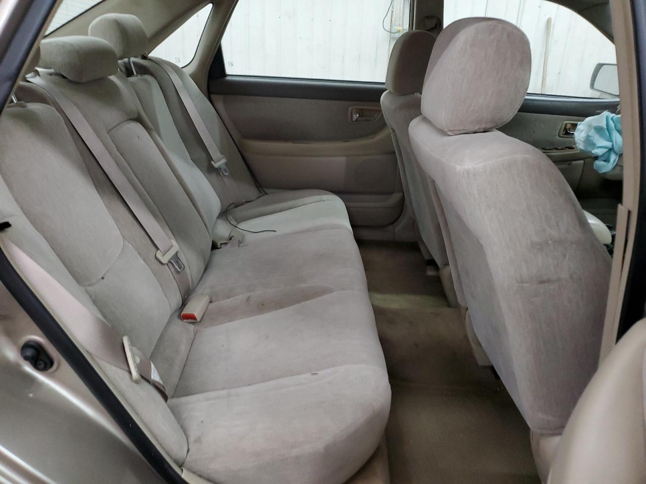 2000 Toyota Avalon - Image 11