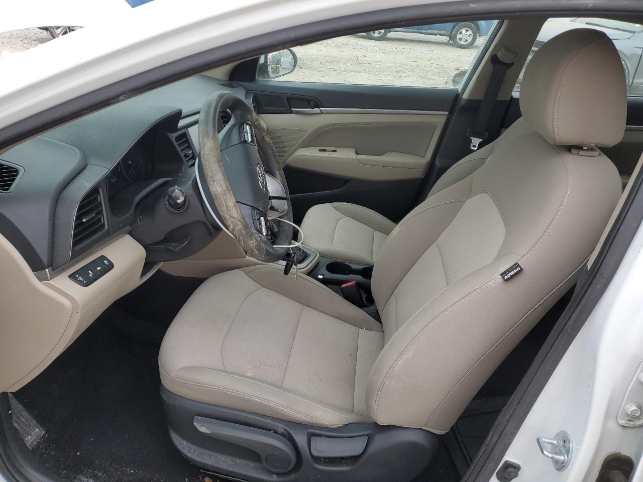 2019 Hyundai Elantra - Image 7