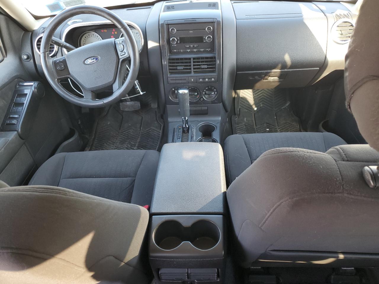 2010 Ford Explorer - Image 8