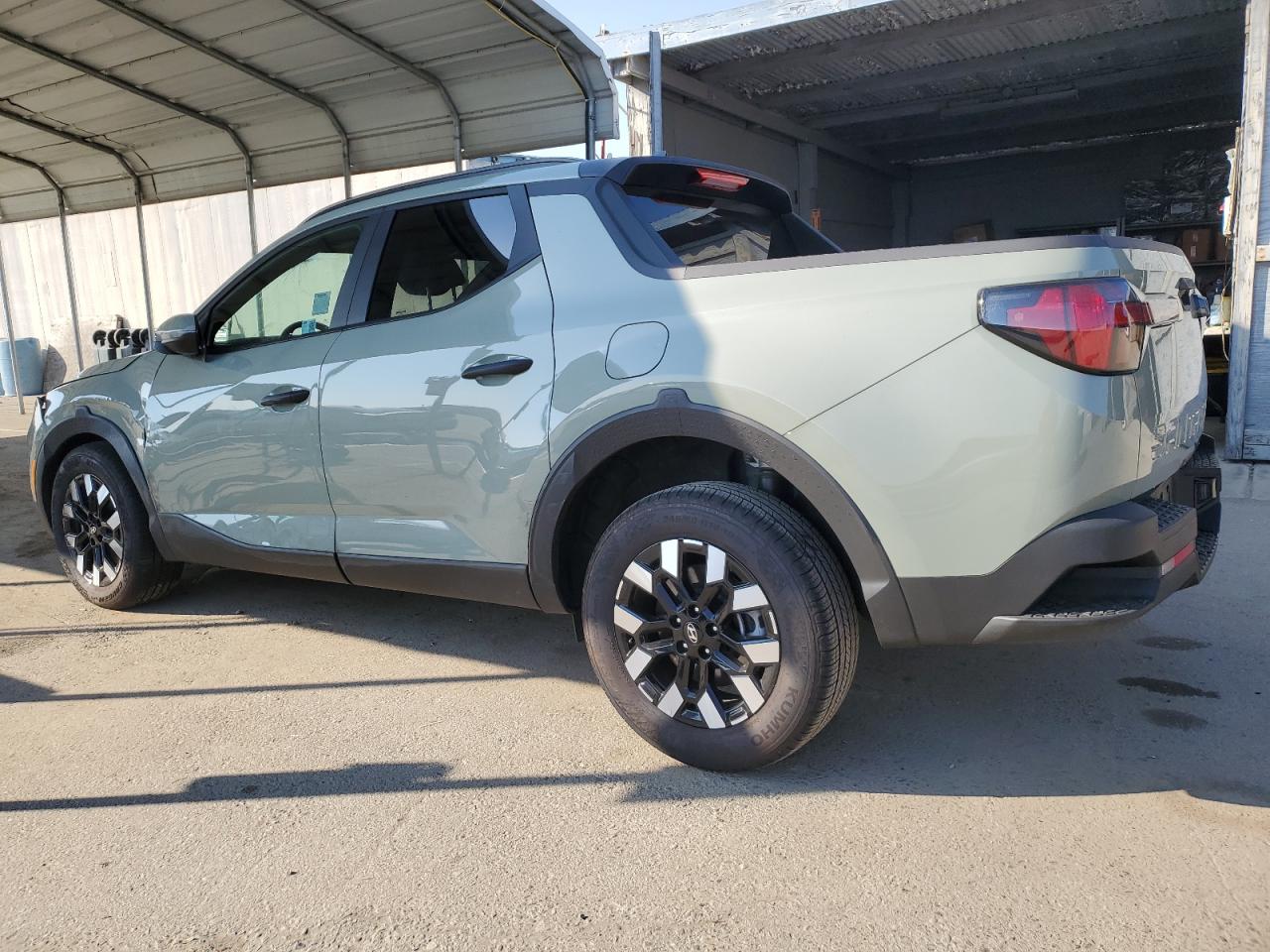 2025 Hyundai Santa Cruz - Image 2