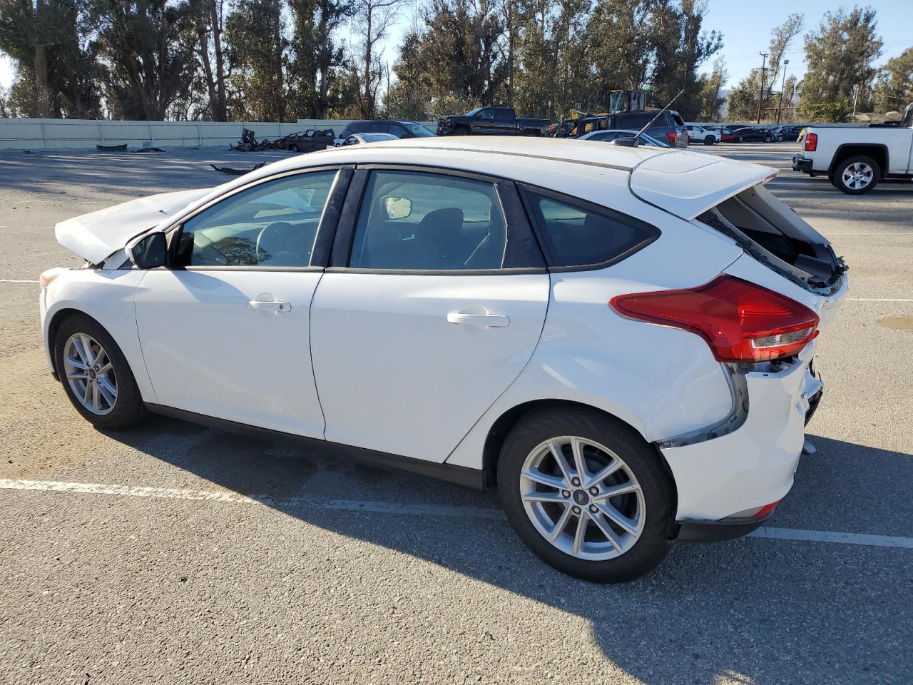 VIN 1FADP3K27JL278901 2018 FORD FOCUS no.2