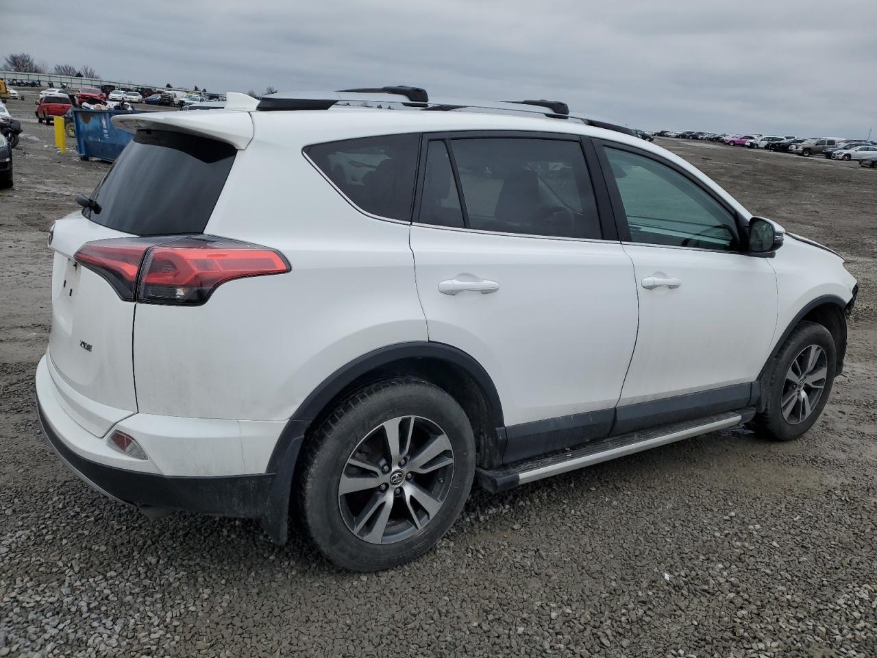 2018 Toyota RAV 4 - Image 3