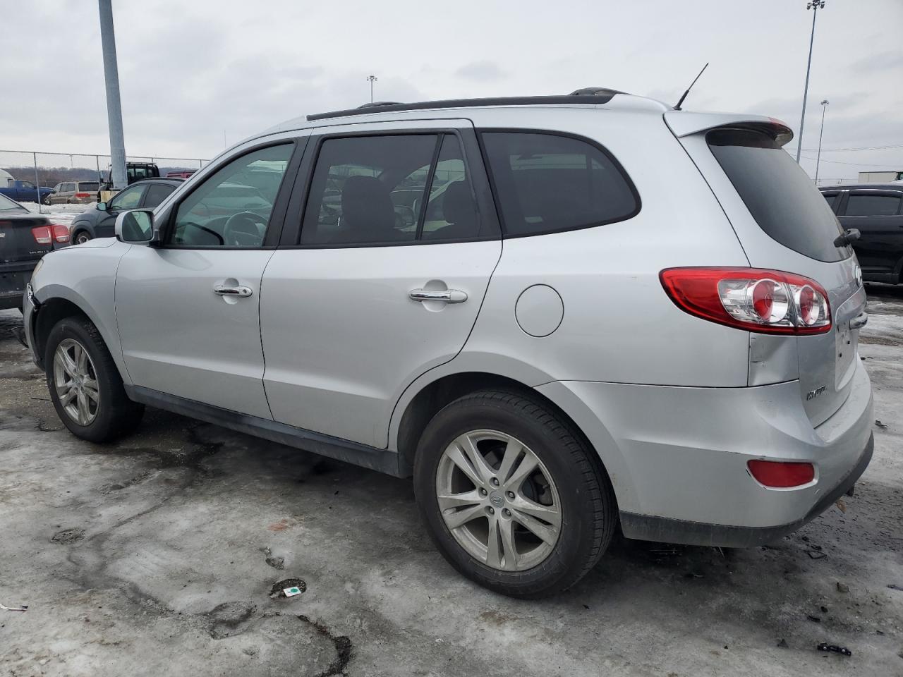 2011 Hyundai Santa Fe - Image 2