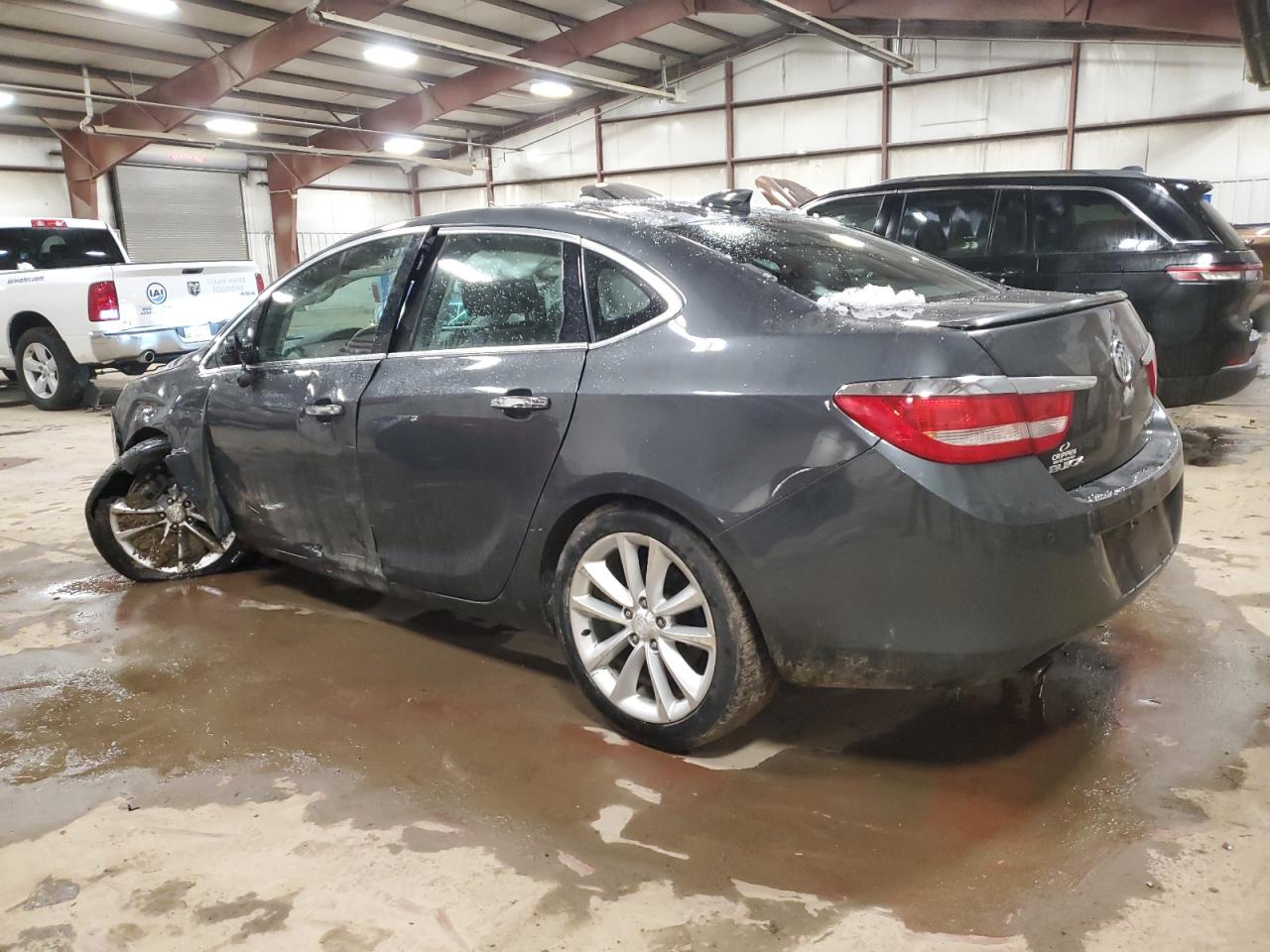 VIN 1G4PS5SK0G4116138 2016 BUICK VERANO no.2