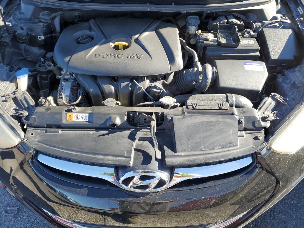 2013 Hyundai Elantra - Image 11