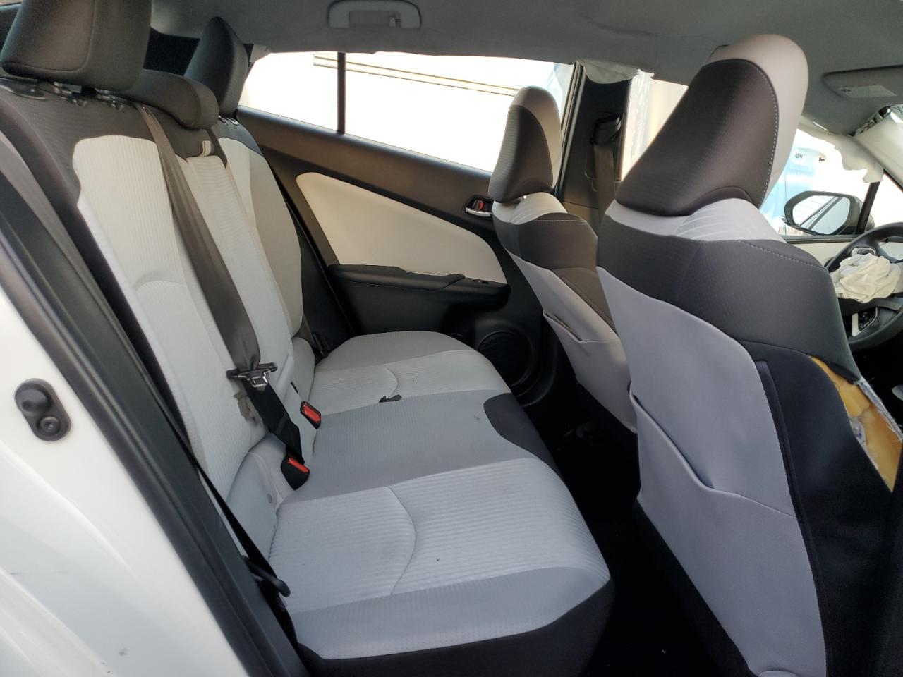 2016 Toyota Prius - Image 10