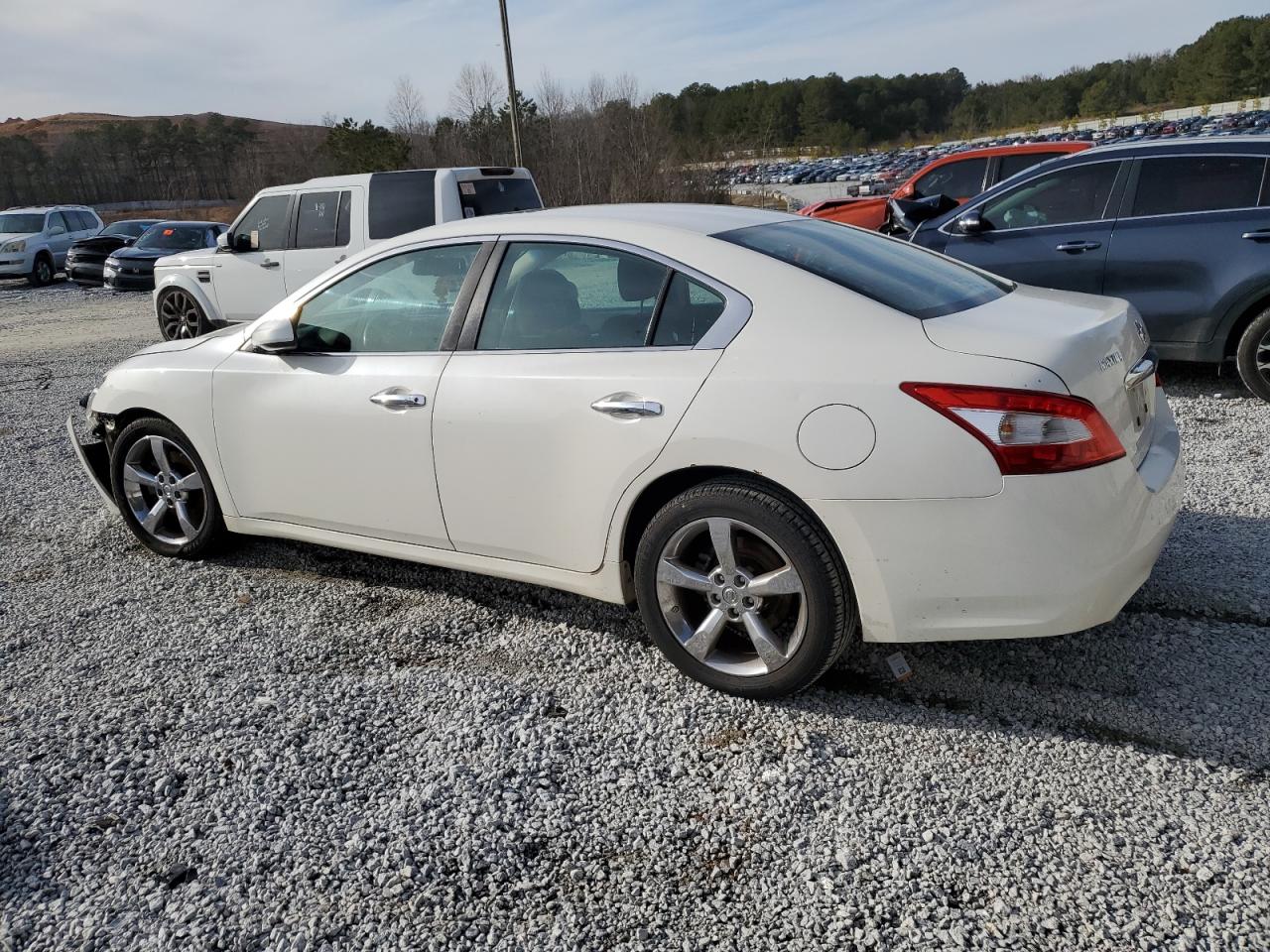 2009 Nissan Maxima - Image 2