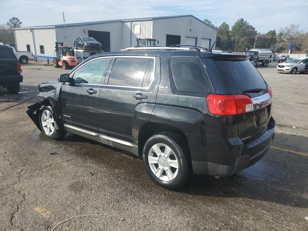 2010 GMC Terrain - Image 2